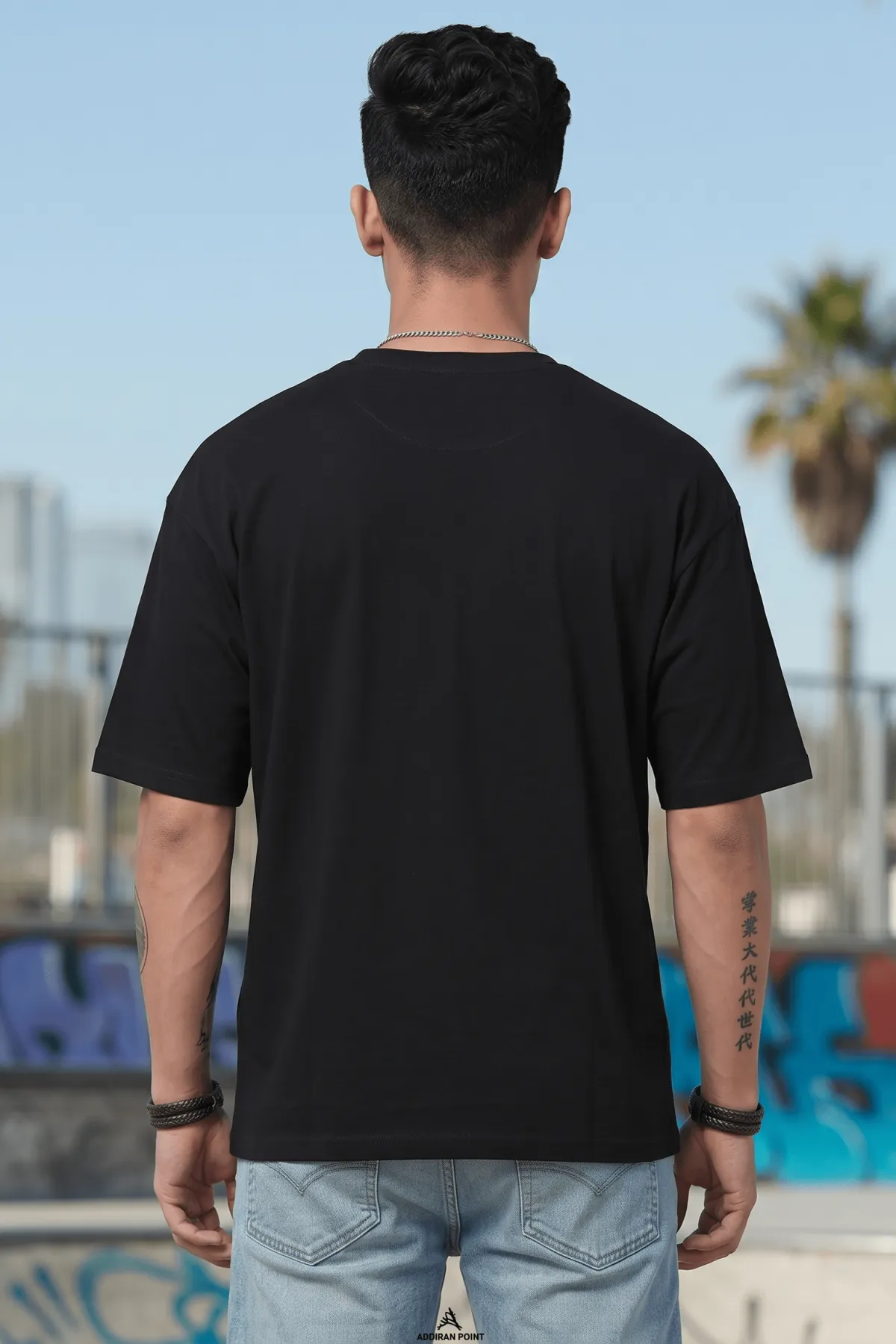 Wanesa Men’s "Peeking Void" Oversized Graphic T-Shirt – Shadow Black